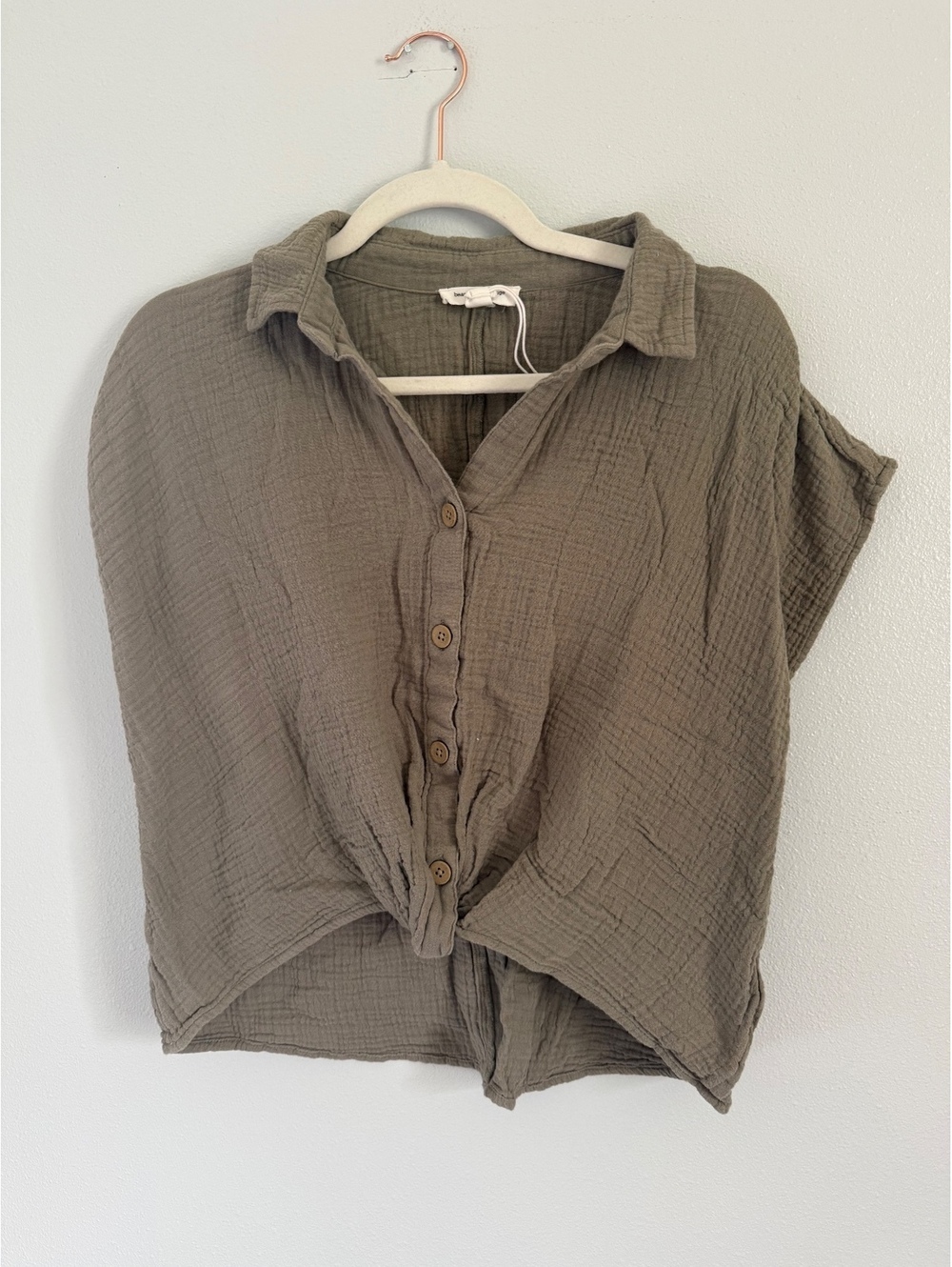 BeachLunchLounge gray olive green tie-front short sleeve top Size Small